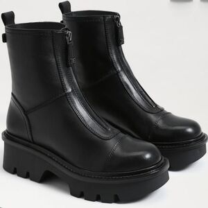 BNWT Sam Edelman Black Leather Front-Zip Ankle Boots